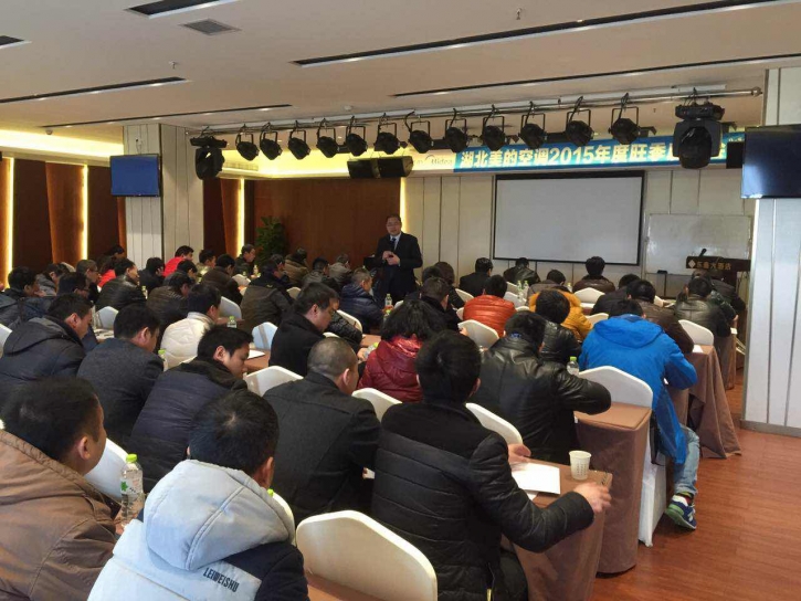 銷售人員要是不重視經(jīng)銷商加強(qiáng)應(yīng)收賬款管理，只會增加終端貨款風(fēng)險！